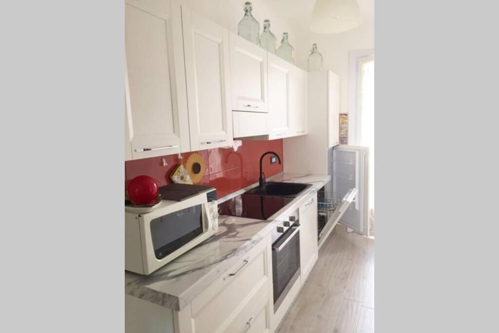 Grand F2 60Mq Centre Antibes, Proche Plages, Commerces, 2 Balcons, Parking, Train, Bus, Deco Vintage, Pet Friendly, Ideal Famille Ou 1-2 Couples Ngoại thất bức ảnh