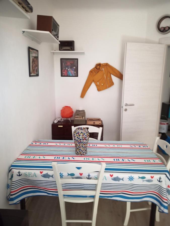 Grand F2 60Mq Centre Antibes, Proche Plages, Commerces, 2 Balcons, Parking, Train, Bus, Deco Vintage, Pet Friendly, Ideal Famille Ou 1-2 Couples Ngoại thất bức ảnh
