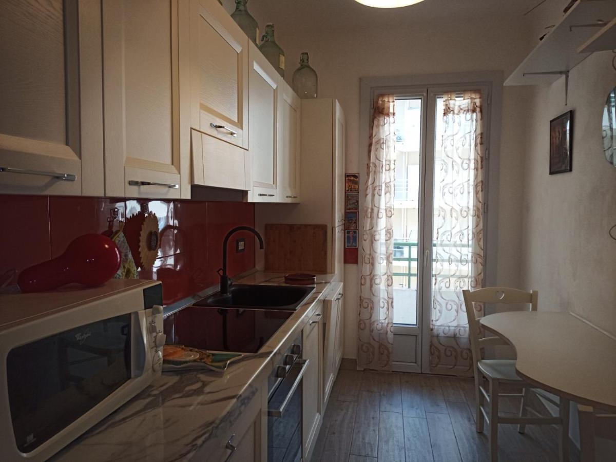 Grand F2 60Mq Centre Antibes, Proche Plages, Commerces, 2 Balcons, Parking, Train, Bus, Deco Vintage, Pet Friendly, Ideal Famille Ou 1-2 Couples Ngoại thất bức ảnh