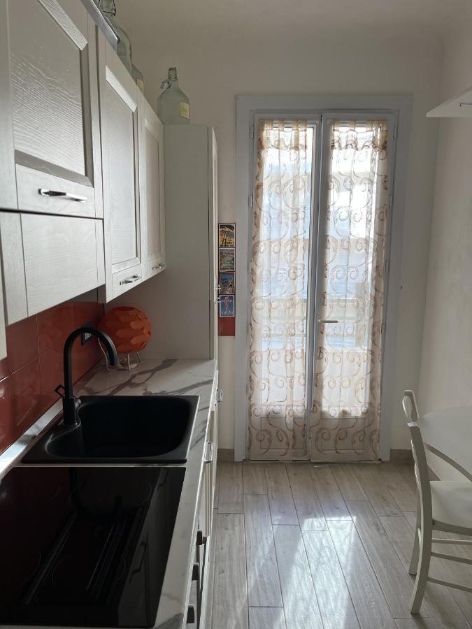 Grand F2 60Mq Centre Antibes, Proche Plages, Commerces, 2 Balcons, Parking, Train, Bus, Deco Vintage, Pet Friendly, Ideal Famille Ou 1-2 Couples Ngoại thất bức ảnh