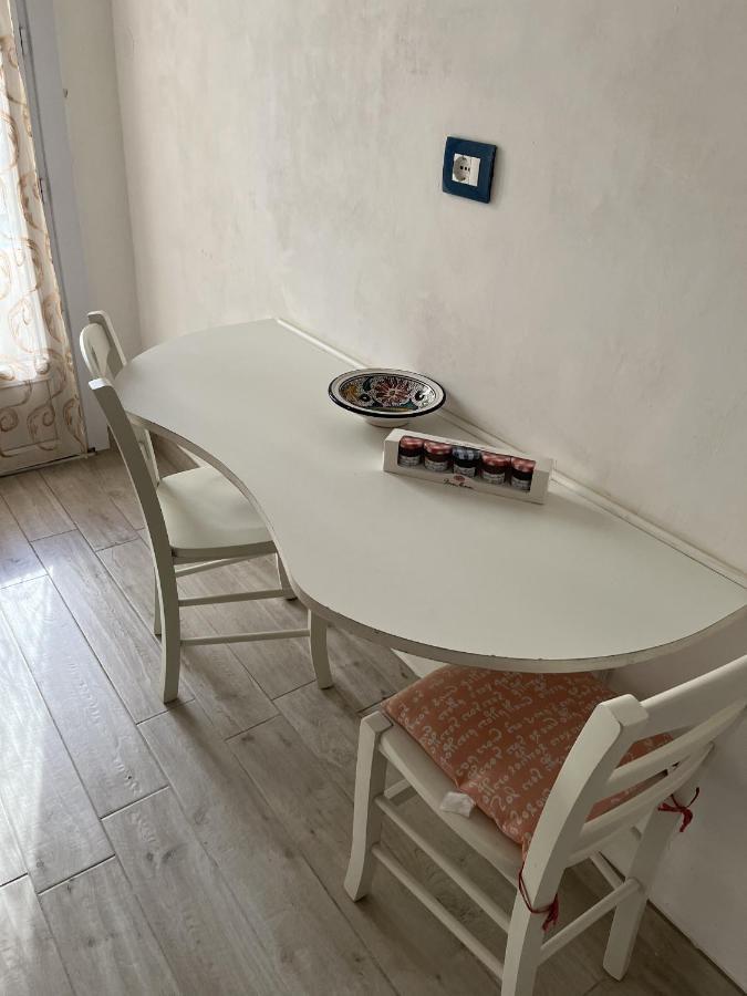 Grand F2 60Mq Centre Antibes, Proche Plages, Commerces, 2 Balcons, Parking, Train, Bus, Deco Vintage, Pet Friendly, Ideal Famille Ou 1-2 Couples Ngoại thất bức ảnh