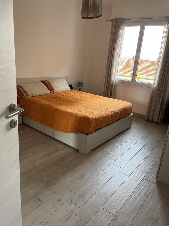 Grand F2 60Mq Centre Antibes, Proche Plages, Commerces, 2 Balcons, Parking, Train, Bus, Deco Vintage, Pet Friendly, Ideal Famille Ou 1-2 Couples Ngoại thất bức ảnh